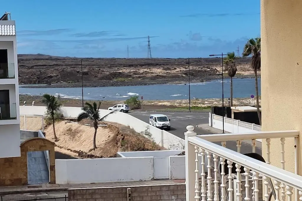 Gilda: Beautiful Spacious Apartment. Seaview From Rooftop Terrace Corralejo Spain
